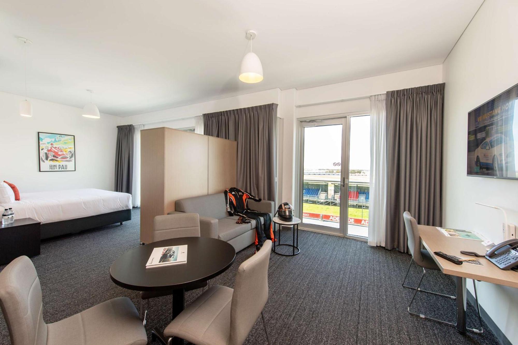 Rydges Pit Lane Hotel Tailem Bend Exterior photo